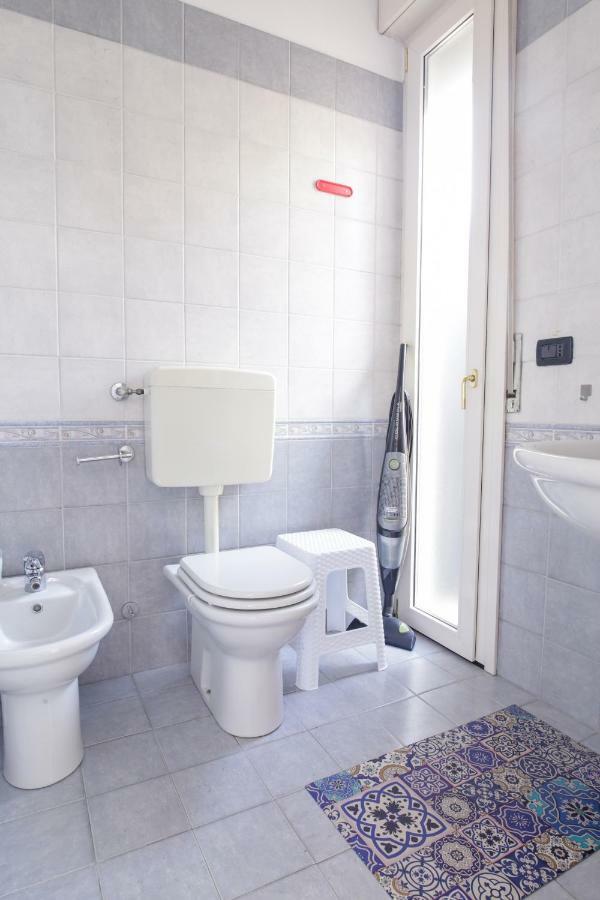 Peaceful Apartment In The Heart Of Bolonia Exterior foto